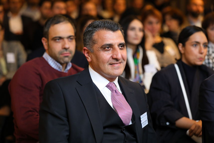 Photographer for a business presentation, award ceremony or panel discussion in London